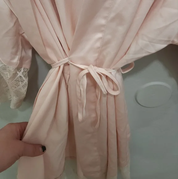 Flora Nikrooz• The Gabby wrap in pink and lace. Sz M - Picture 10 of 15